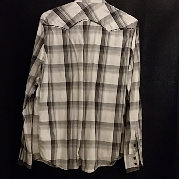 Prototype Button up - Picture 5 of 6